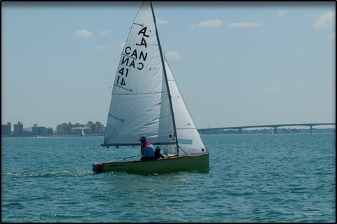 Albacore CAN 7000 sailing with the first radial-cut main