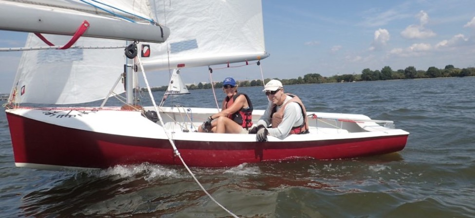 Peter Duncan sailing his red Albacore
