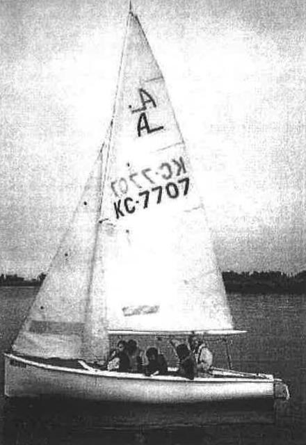 Albacore KC-7707 with a crew of Cabbagetown Youth Centre sailors