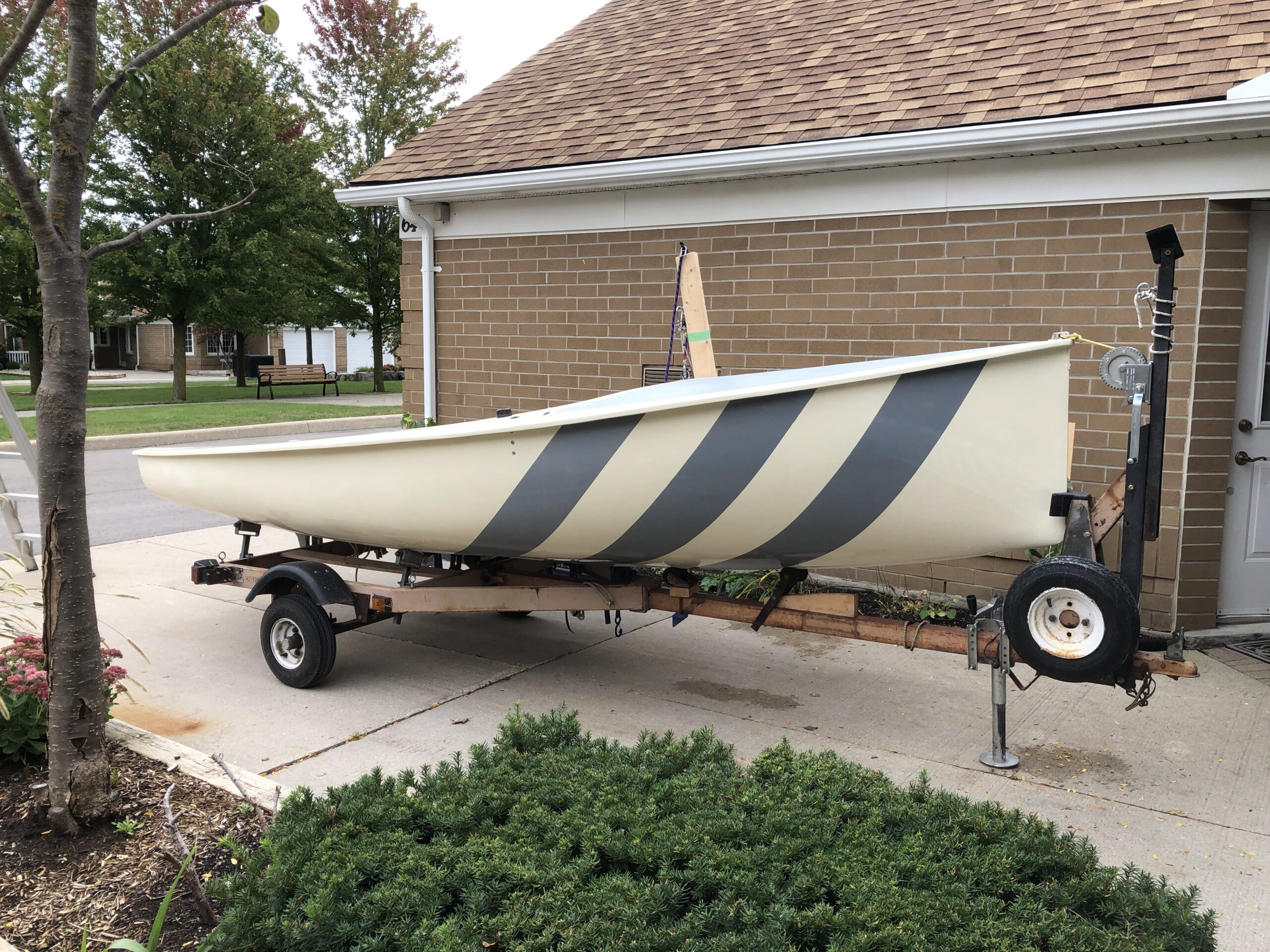 albacore dinghy on trailer